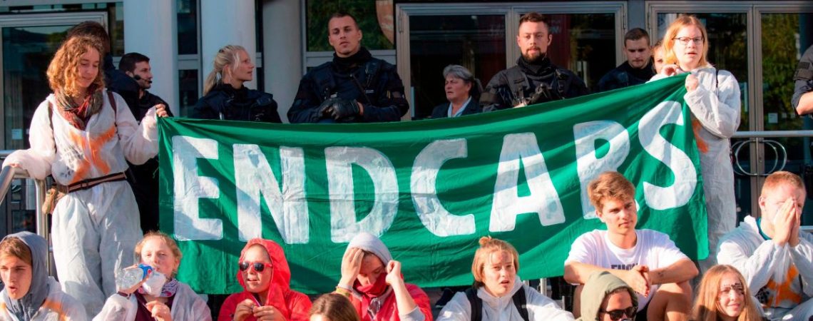 Frankfurt motor show hit by huge climate protestss