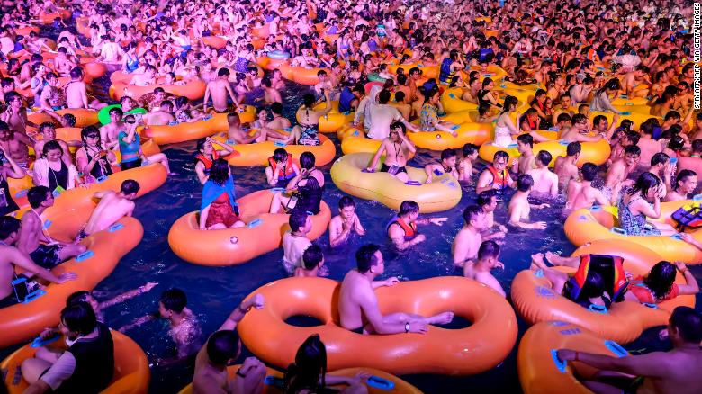 Wuhan hosts massive water park party as coronavirus concerns recedes