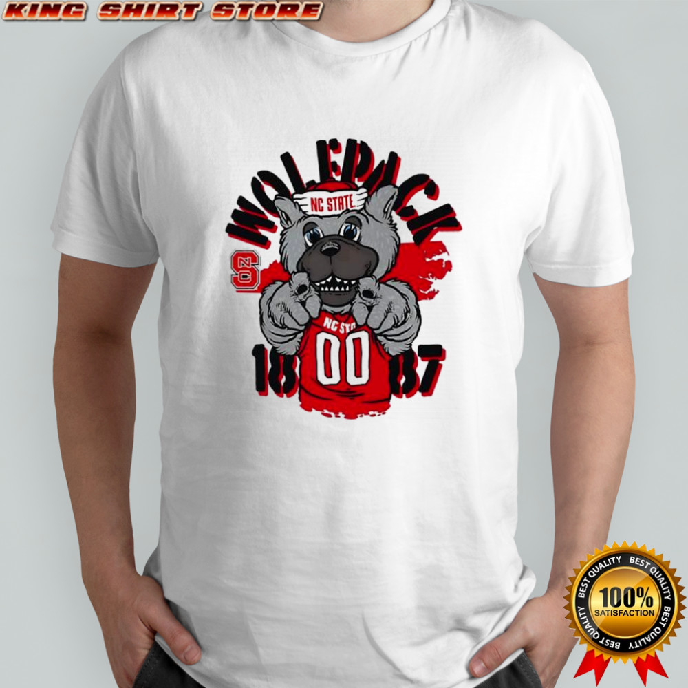 NC State Wolfpack football pointing mascot stencil shirt