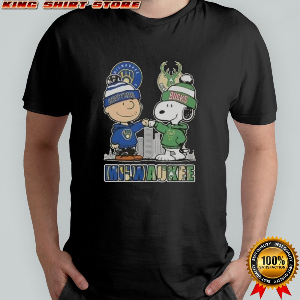 Snoopy And Charlie Brown Milwaukee City Sports Brewers X Bucks Skyline T-Shirt