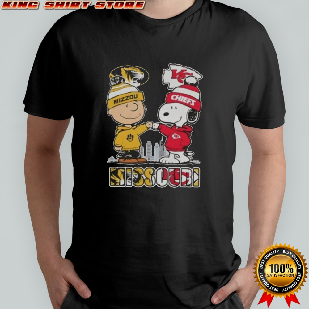 Snoopy And Charlie Brown Missouri Tigers X Kansas City Chiefs Skyline T-Shirt