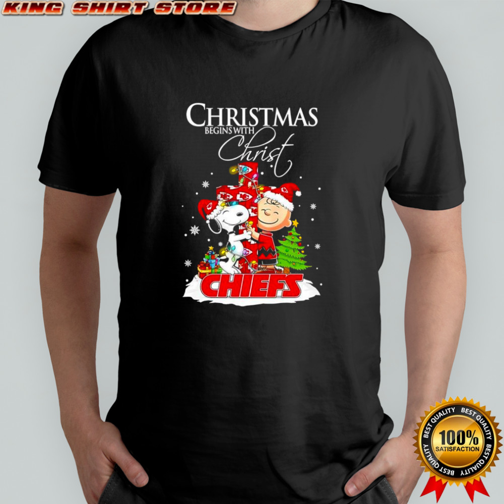 Christmas begins with Christ Kansas City Chiefs x Snoopy and Charlie Brown shirt