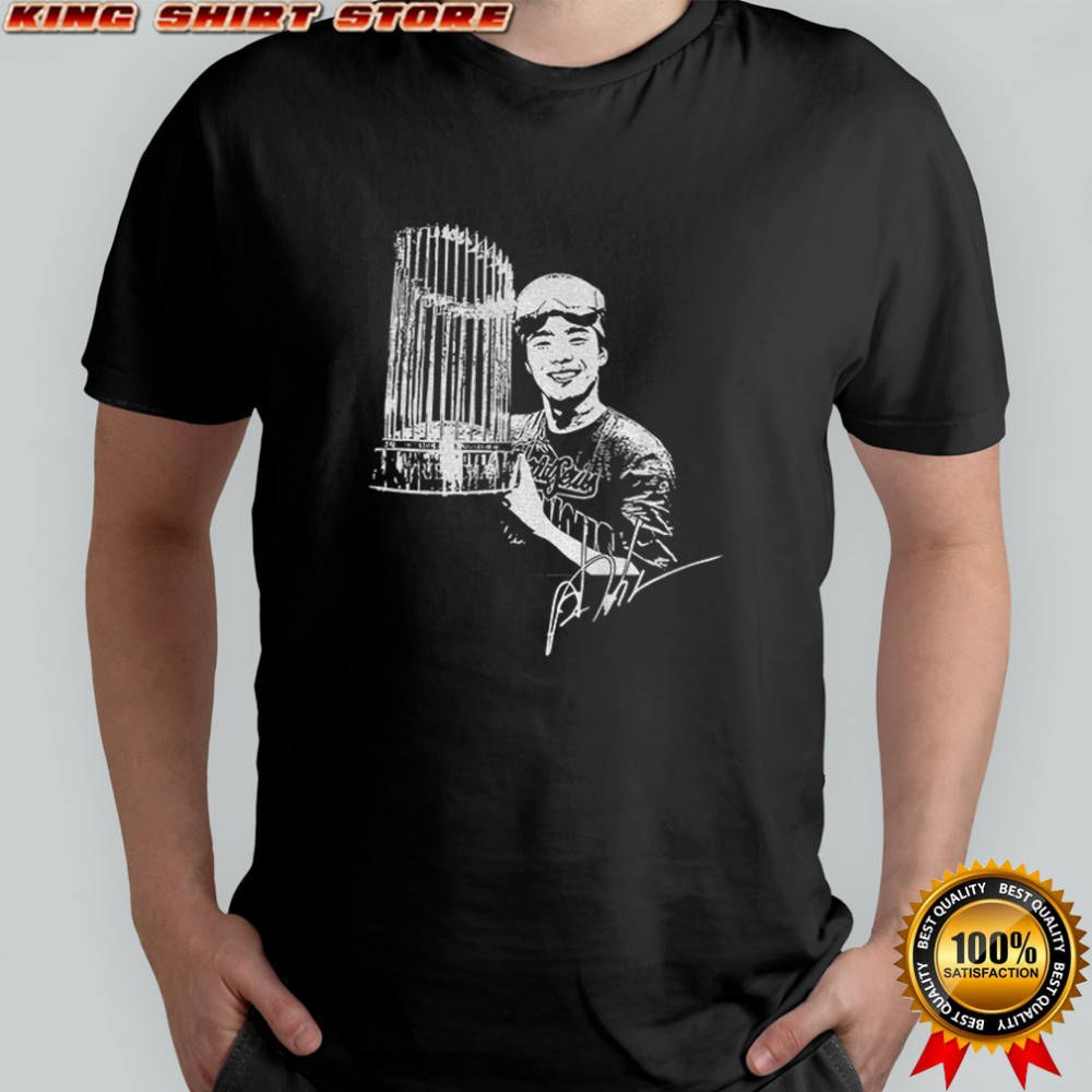 Yoshinobu Yamamoto Champions Celebration holding Cup Los Angeles Dodgers MLB player signature shirt